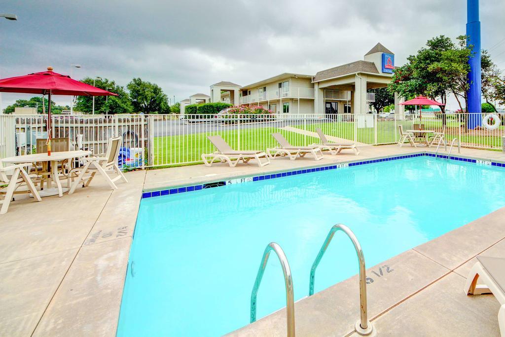 6 Midwest City, Ok - Hotel