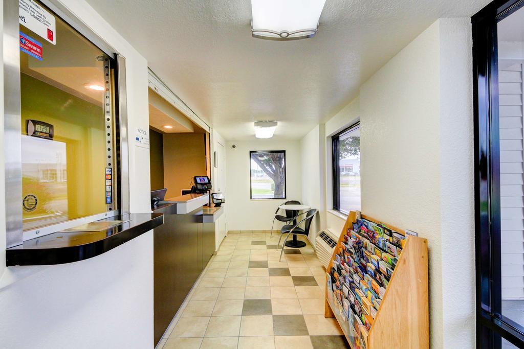 Hotel 6 Midwest City, Ok - Oklahoma City