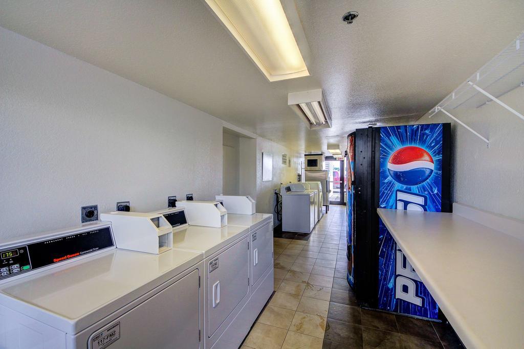 6 Midwest City, Ok - Hotel